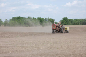 equipment-planting-field