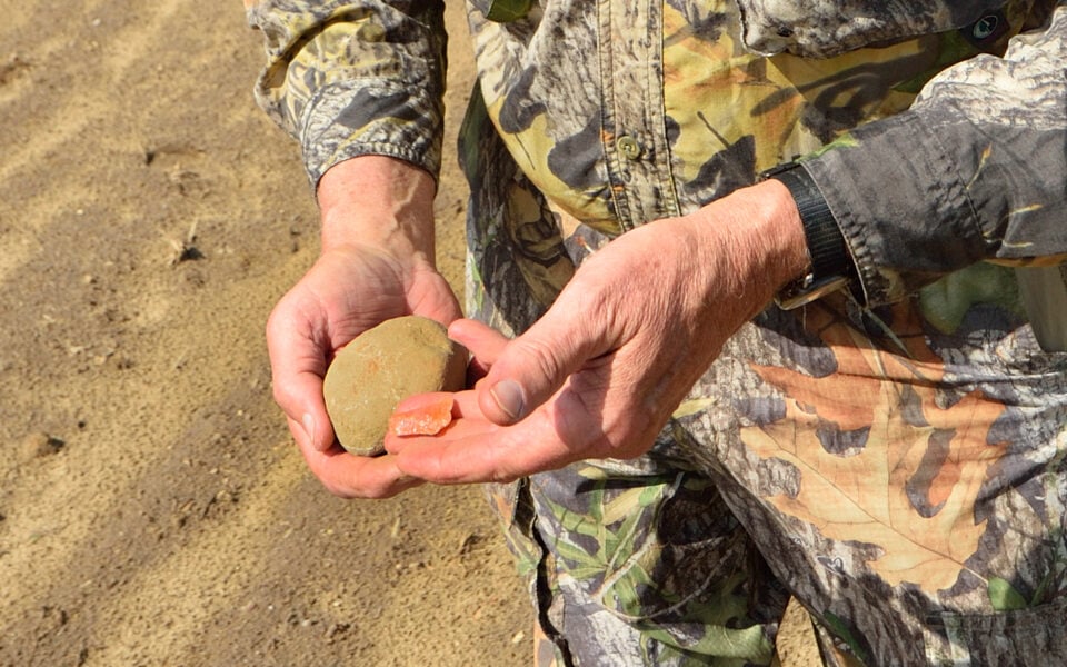 hunting-for-arrowheads-and-artifacts